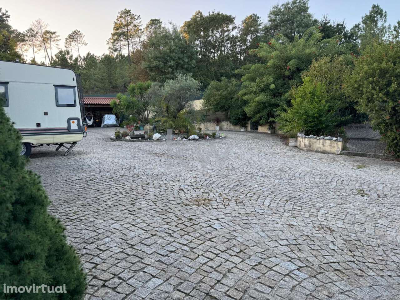 Exclusiva quinta de 1 hectare com casa térrea e excelentes infraestrut - Grande imagem: 4/23