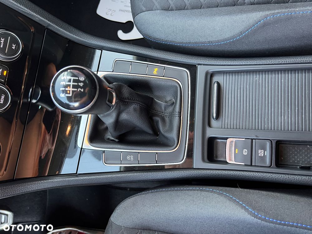 Volkswagen Golf 1.4 TSI BMT Comfortline - 10