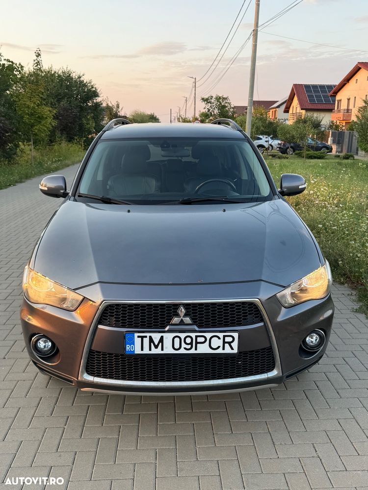 Mitsubishi Outlander - 4