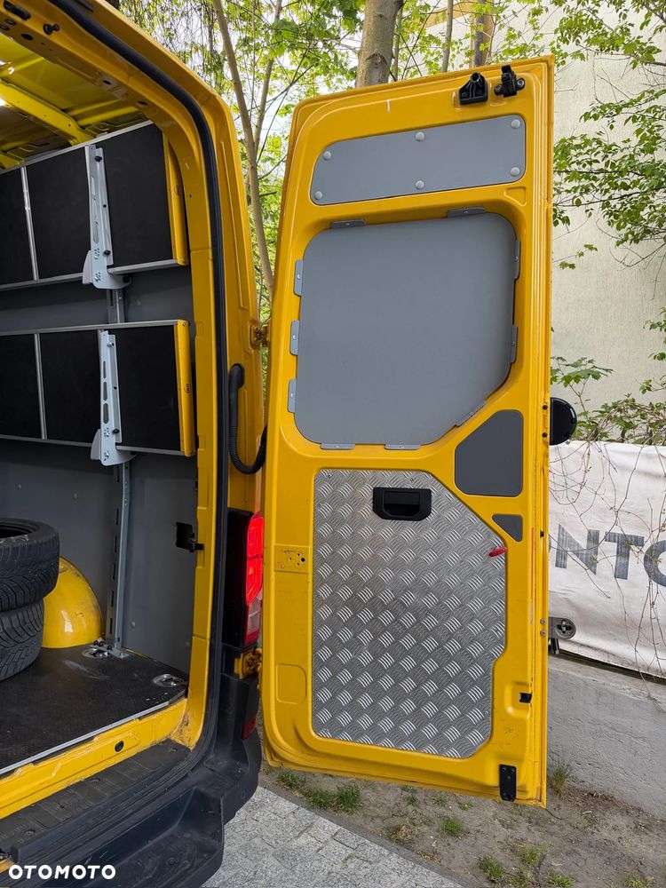 Volkswagen E-CRAFTER - 36