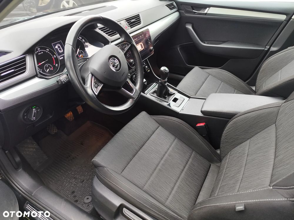 Skoda Superb 1.6 TDI Active - 9