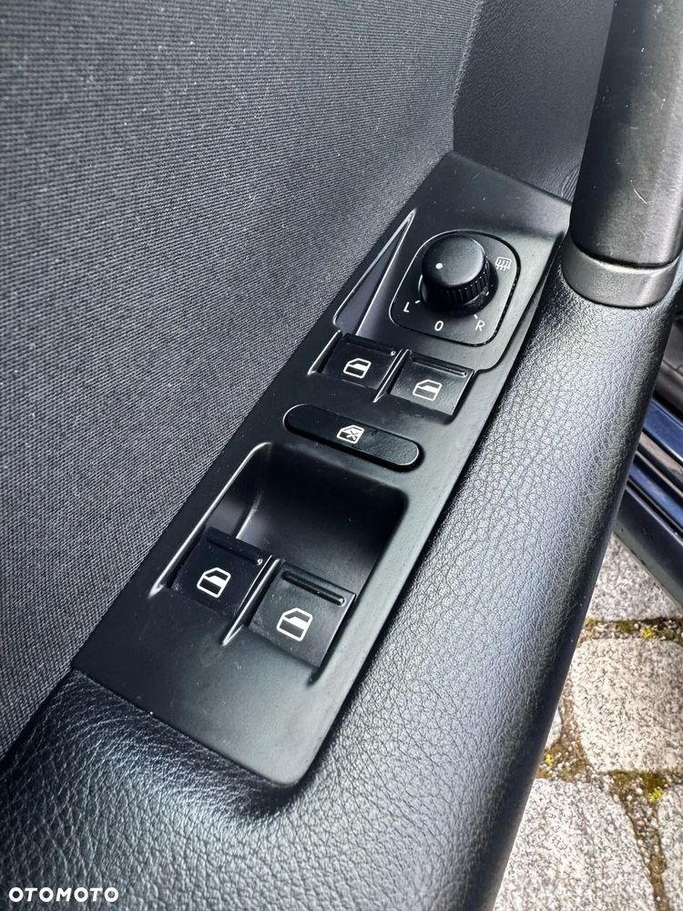 Volkswagen Passat - 13