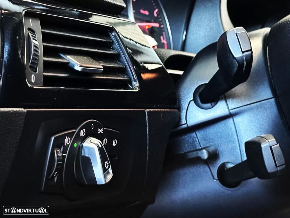 BMW 318 d Touring Navigation - 21