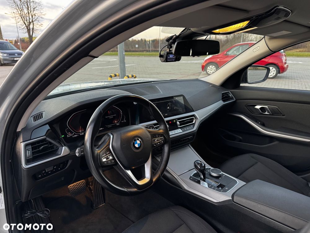 BMW Seria 3 318d Advantage - 15