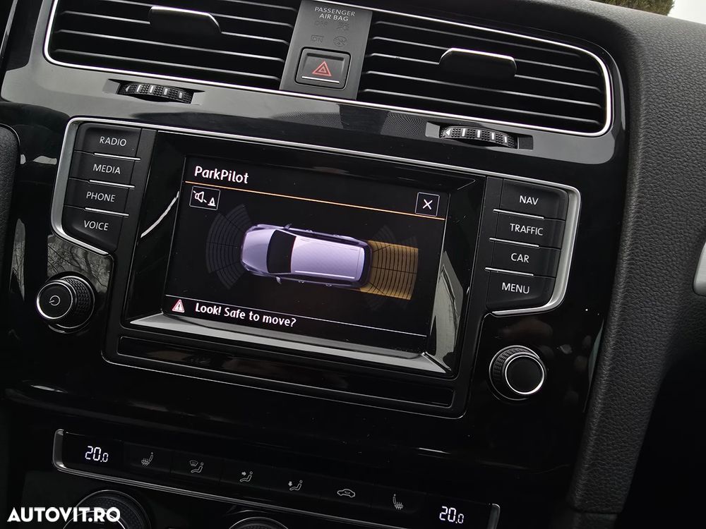 Volkswagen Golf 2.0 TDI BlueMotion Technology Cup - 37