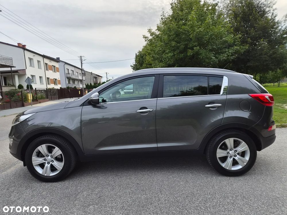 Kia Sportage 2.0 L - 11