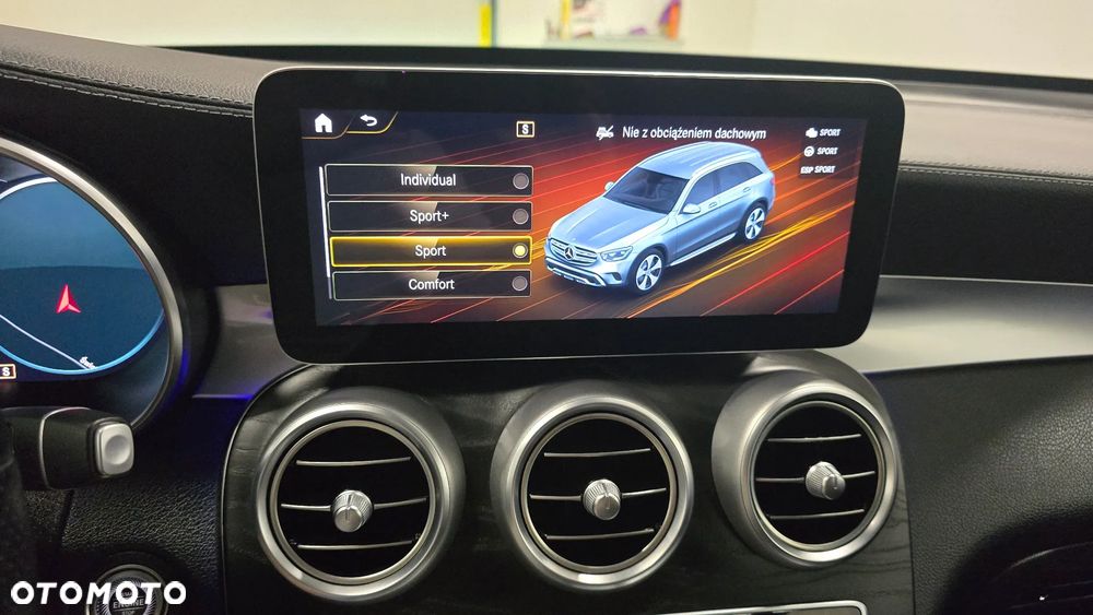 Mercedes-Benz GLC 300 d 4Matic 9G-TRONIC AMG Line Plus - 40