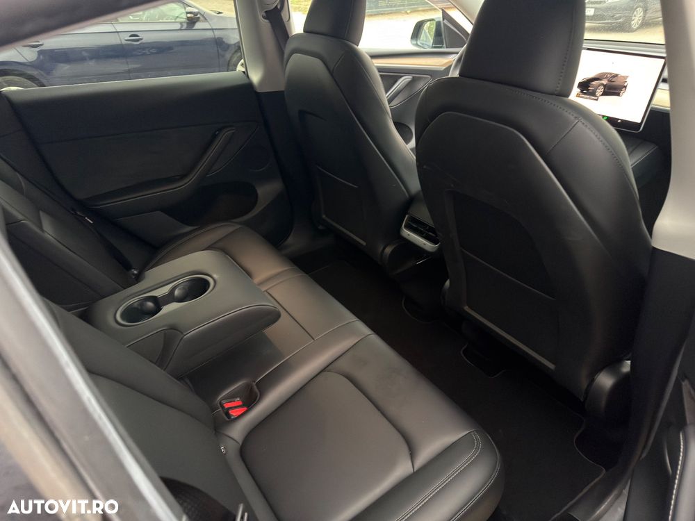 Tesla Model Y Long Range Dual Motor AWD - 21