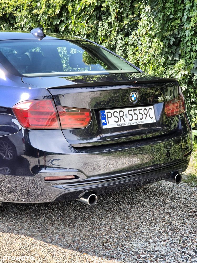 BMW F30 2012 photo 2