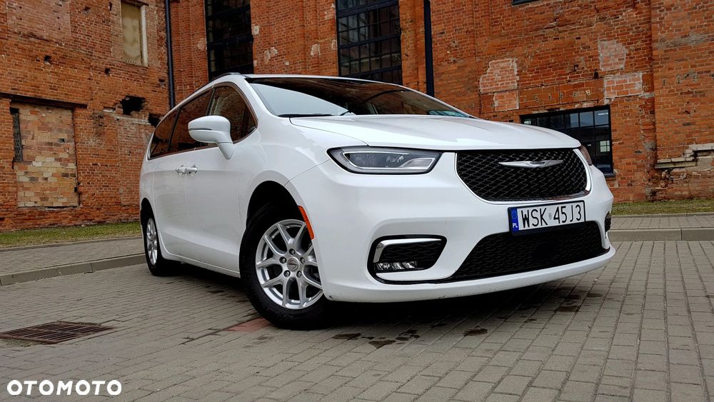Chrysler Pacifica - 16