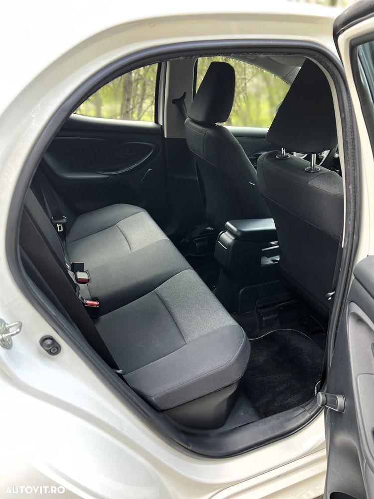 Toyota Yaris 1.5 VVT-i HSD Eco - 11