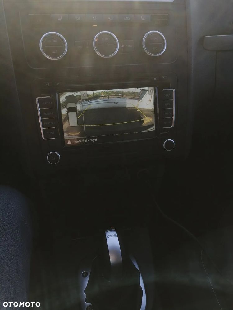 Volkswagen Touran 1.6 TDI DPF Highline DSG - 9