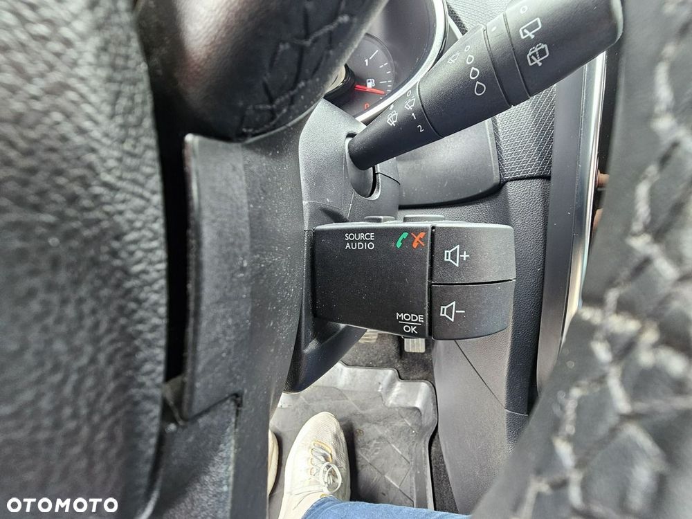 Renault Clio - 25
