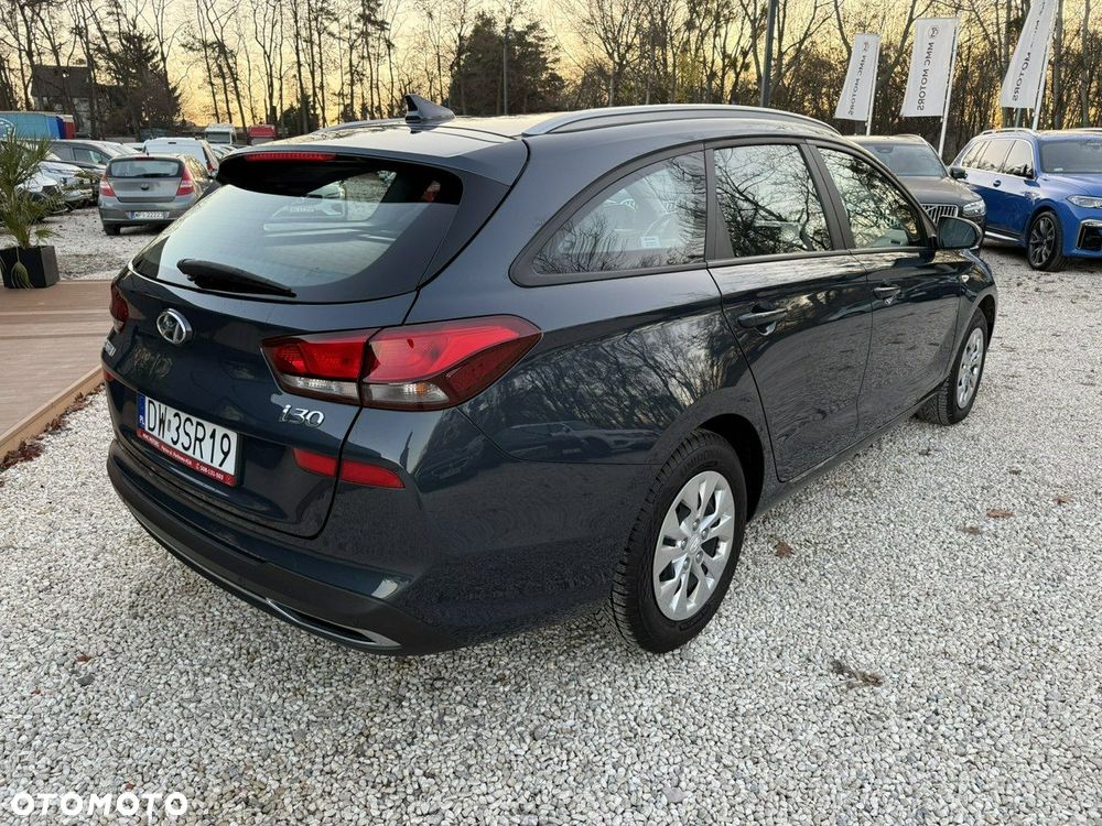 Hyundai i30 1.5 DPI Classic + - 23