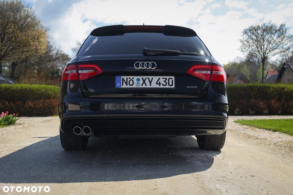 Audi A4 Avant 2.0 TDI DPF clean diesel quattro S tronic S line Sportpaket - 14