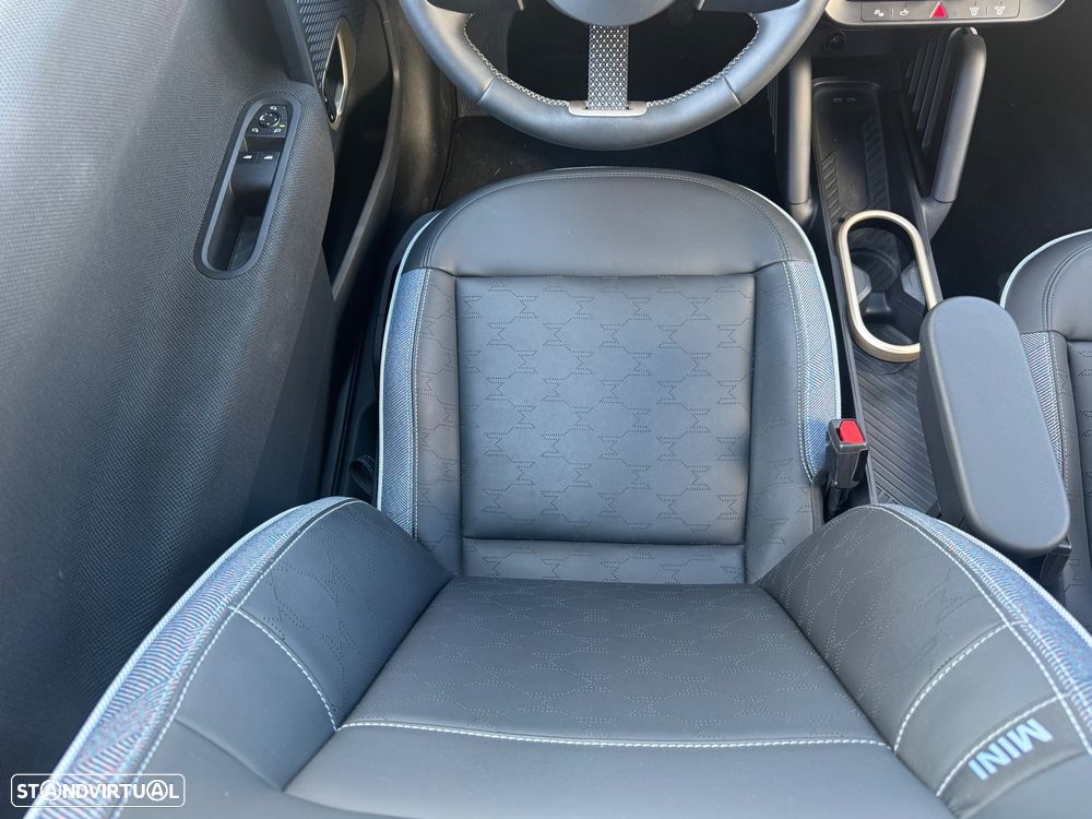 MINI 3 Portas Cooper E Favoured M - 23