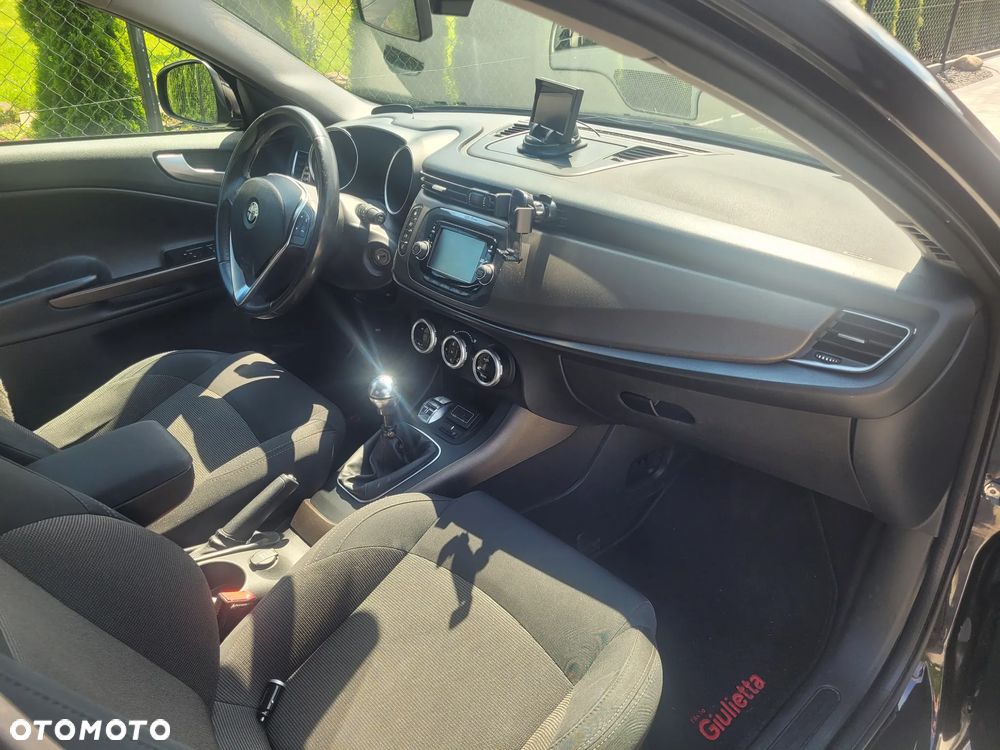 Alfa Romeo Giulietta 1.6 JTDM - 12
