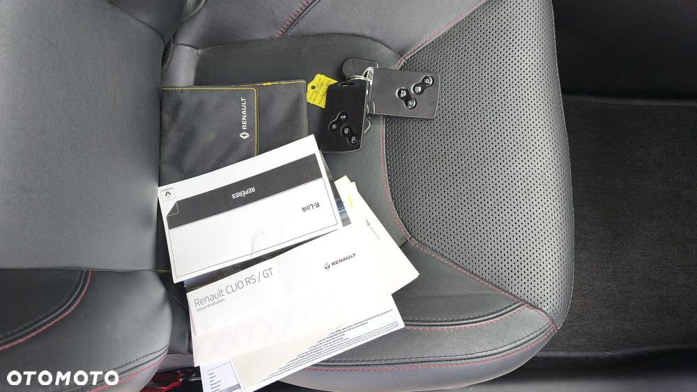 Renault Clio TCe 220 EDC R.S Trophy - 37