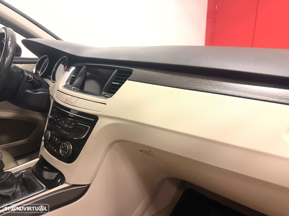 Peugeot 508 SW 2.0 HDi Allure J18 - 12