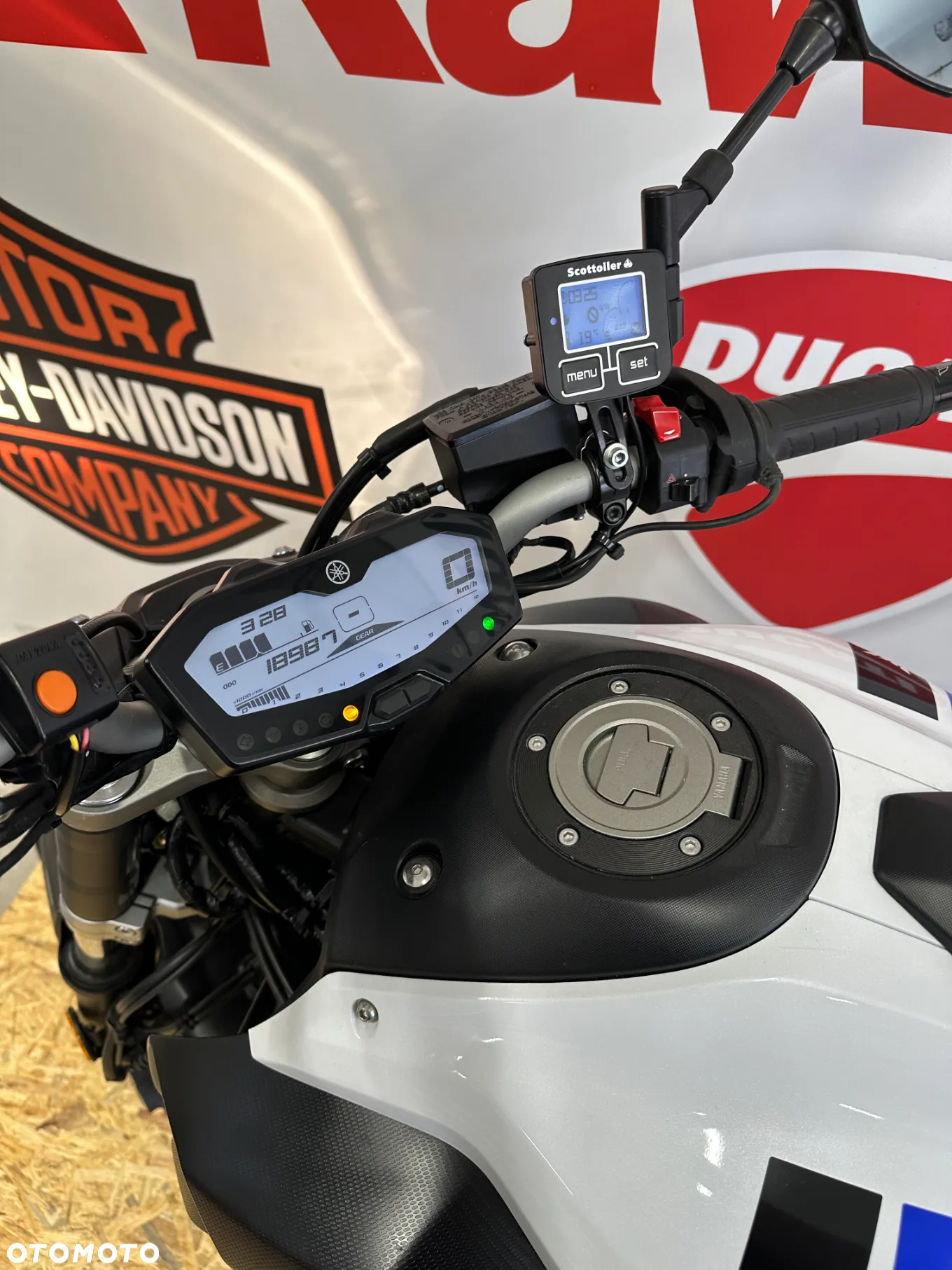 Yamaha MT - 6