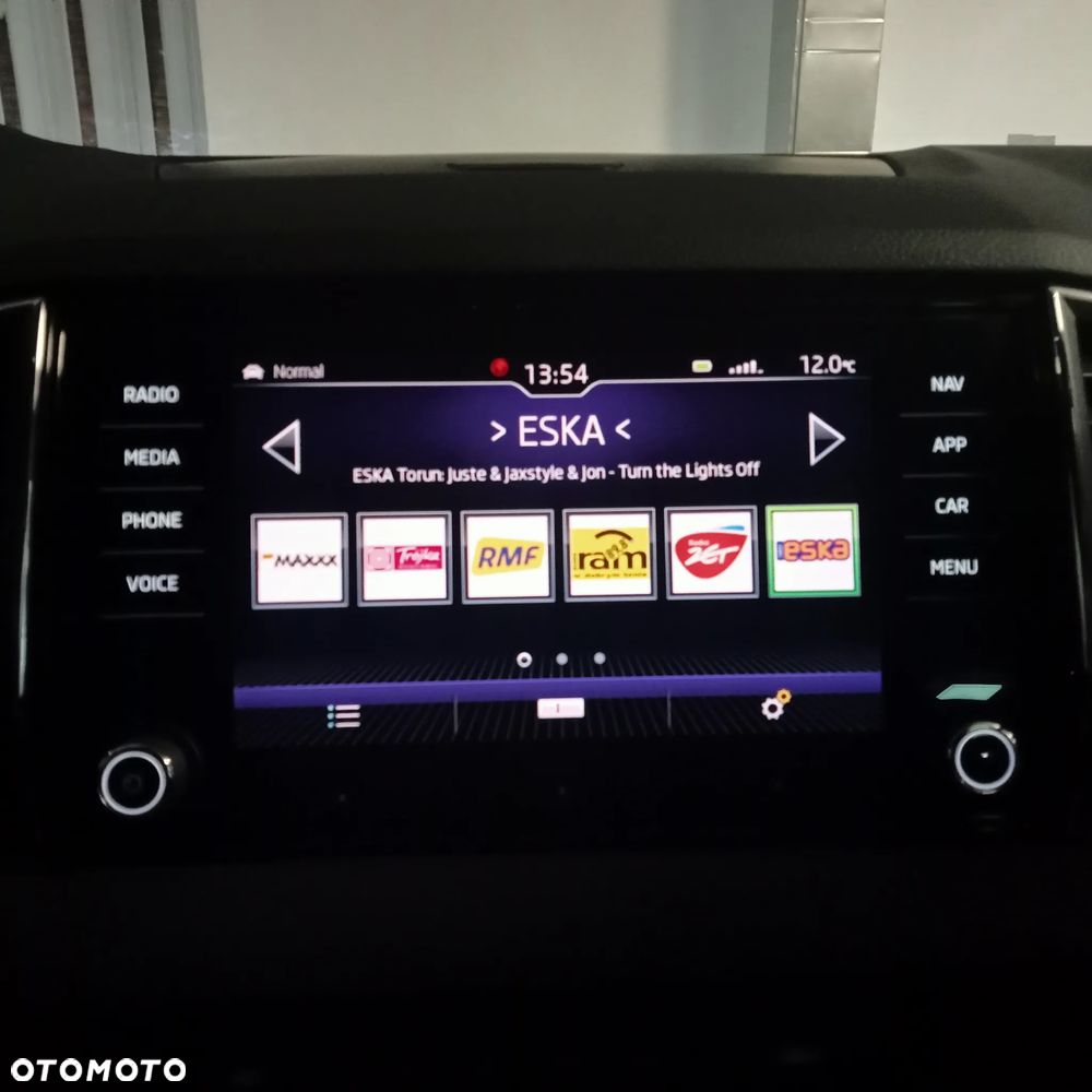 Skoda Karoq 2.0 TDI SCR 4x4 DSG Sportline - 23