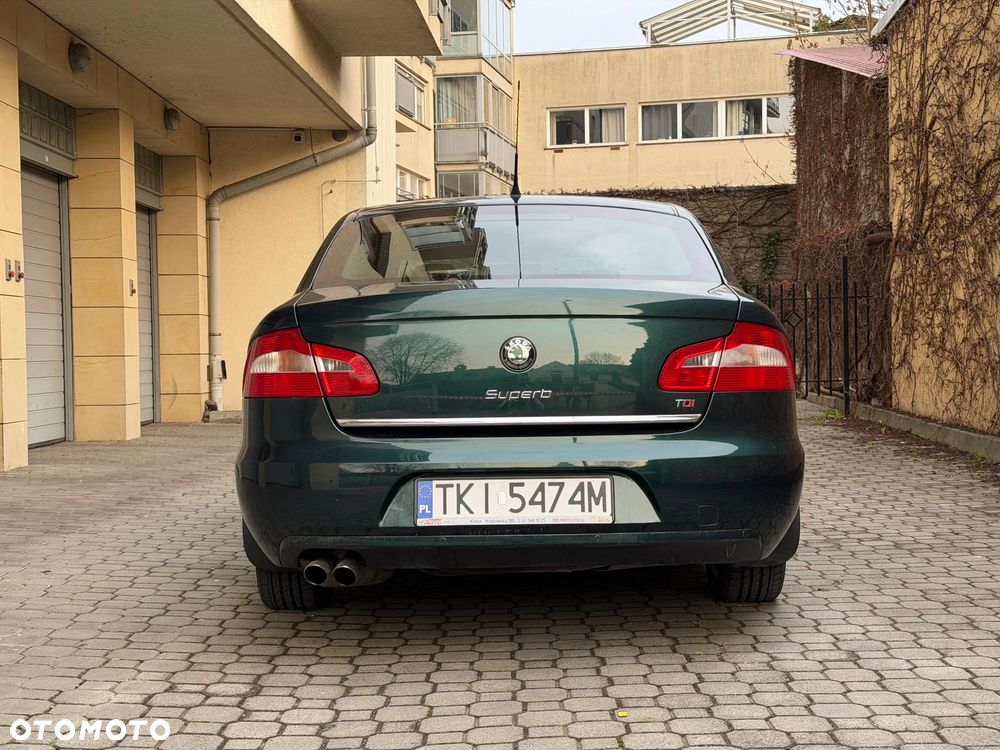 Skoda Superb 2.0 TDI L&K DSG - 5