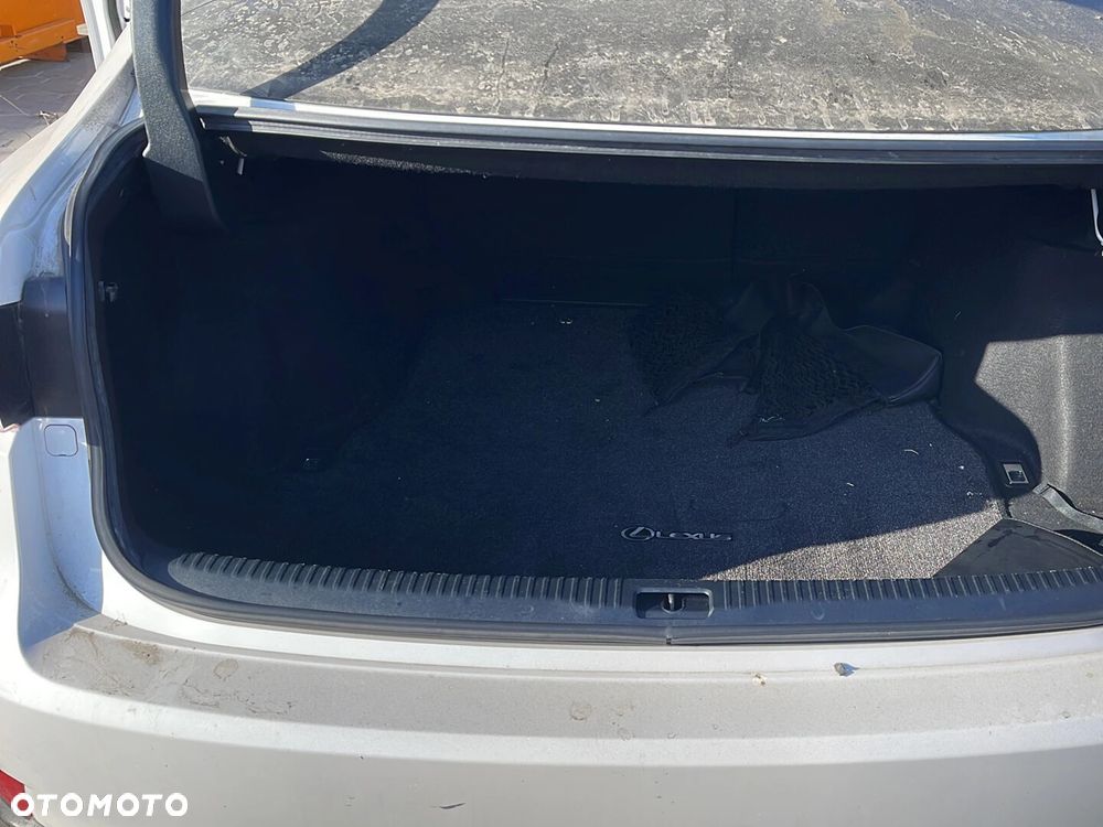 Lexus IS 200t / 300 Prestige - 15