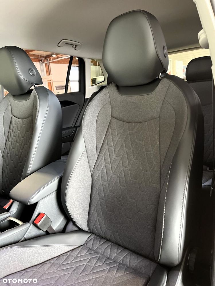 Volkswagen Tiguan - 12