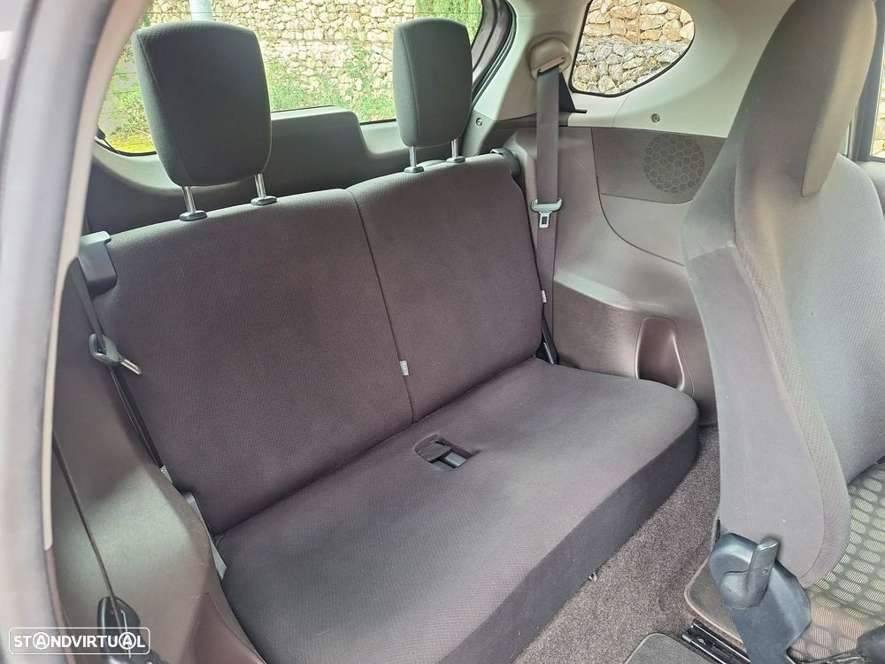 Toyota iQ 1.0 VVT-i 2 - 7