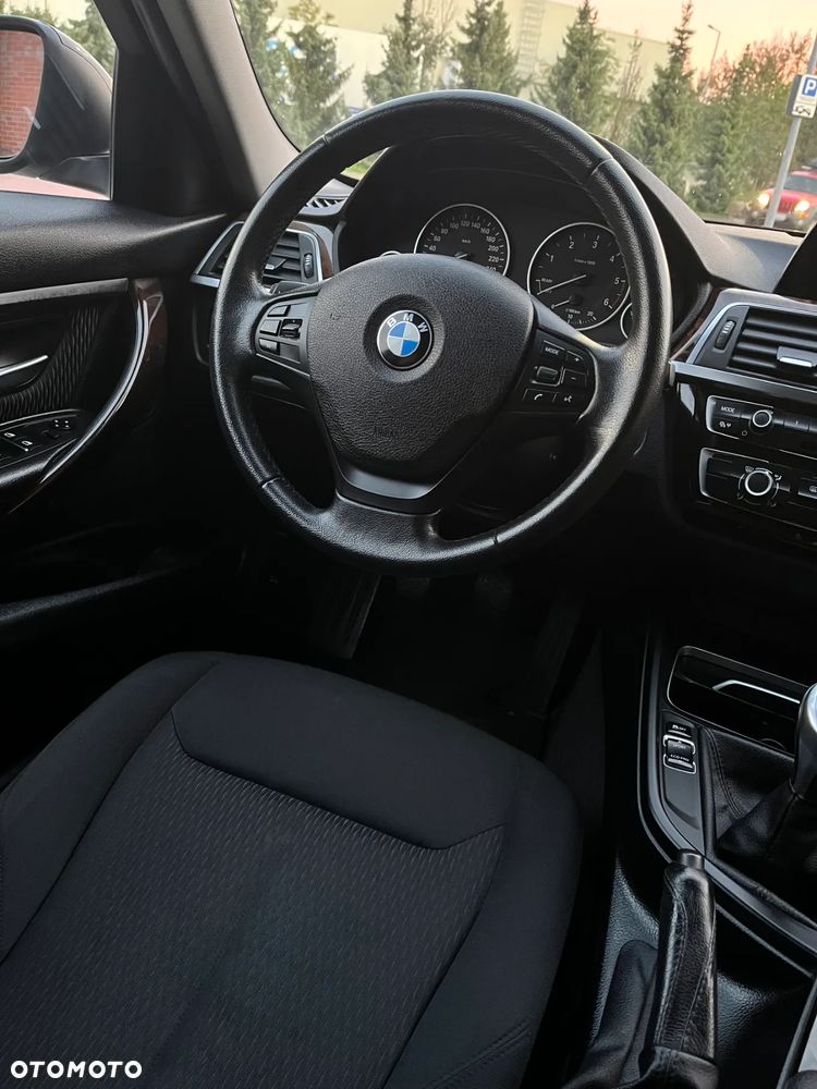 BMW Seria 3 320d - 19