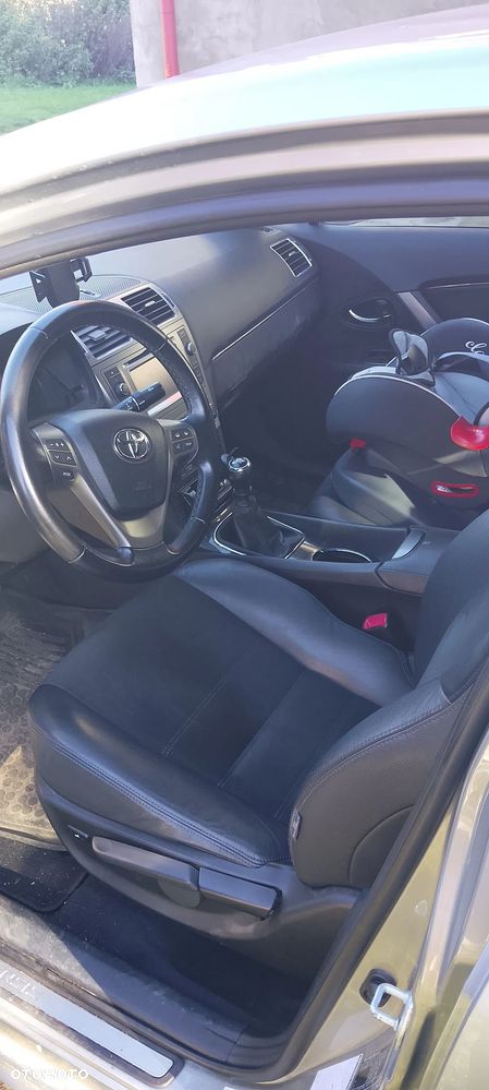 Toyota Avensis 2012 photo 4