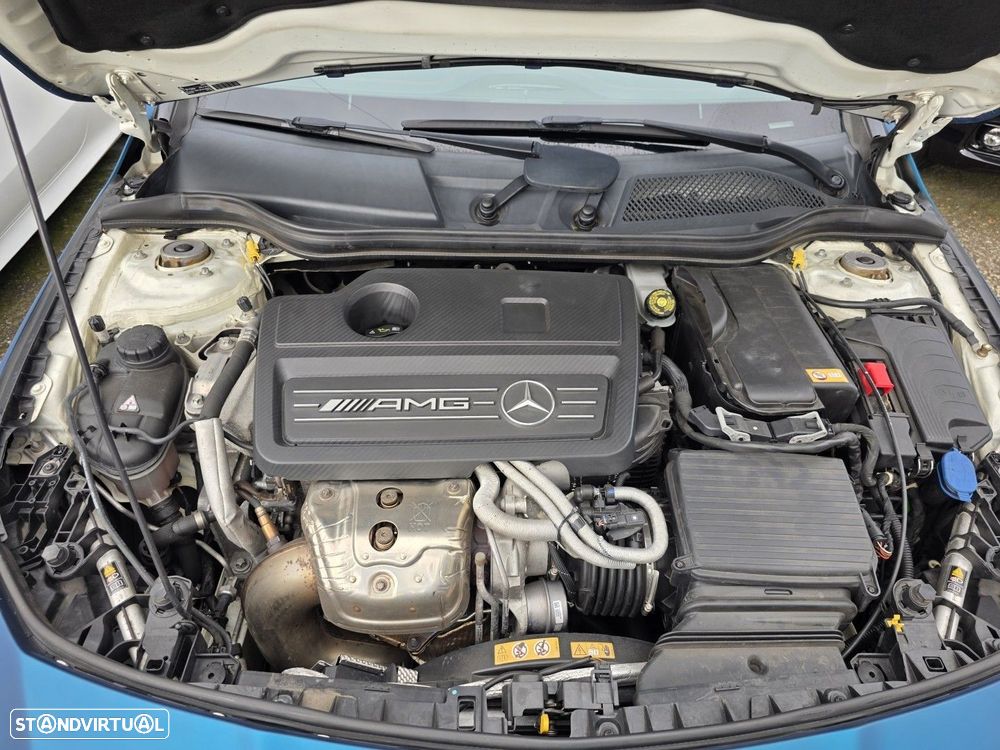 Mercedes-Benz CLA 45 AMG 4Matic 7G-DCT - 41