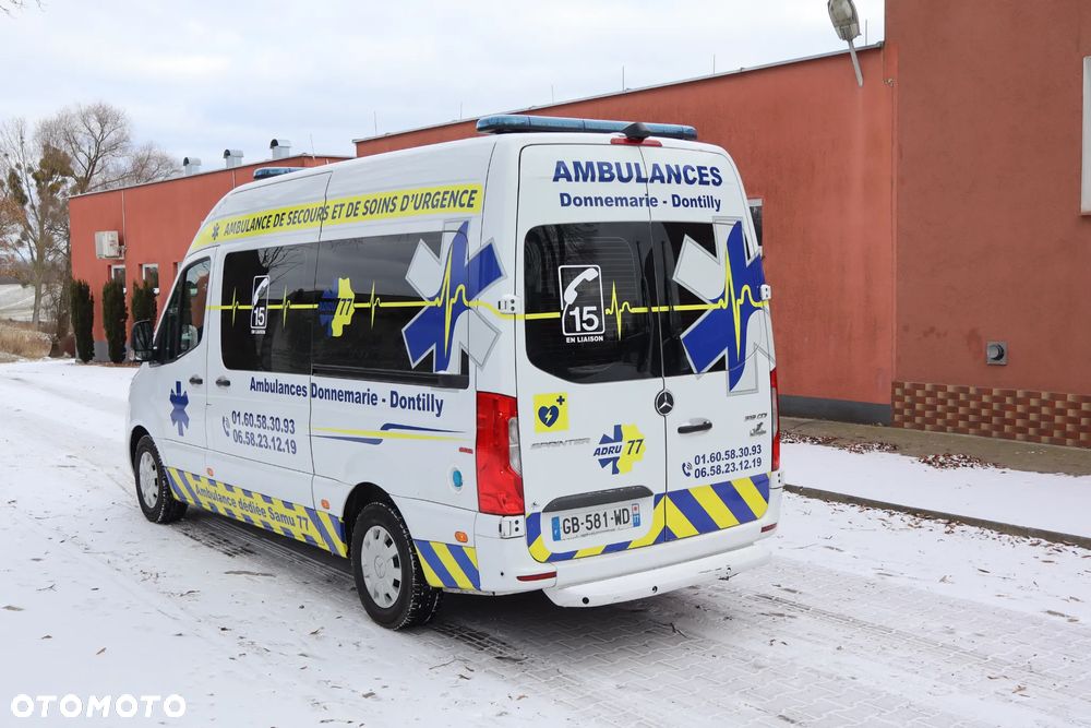 Mercedes-Benz Sprinter 319 - 9