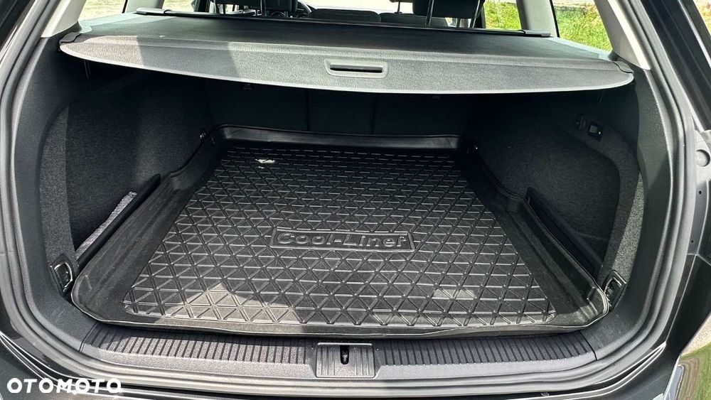 Volkswagen Passat - 16