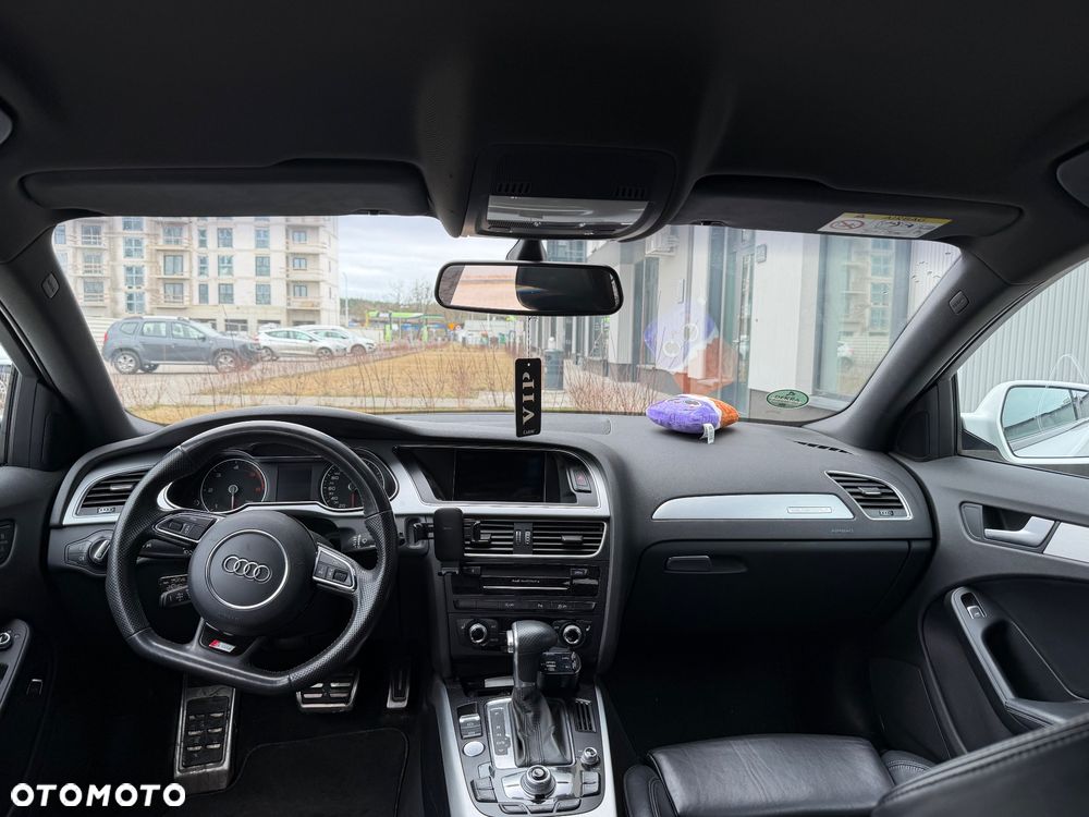 Audi A4 Avant 2.0 TDI Quattro S tronic - 12