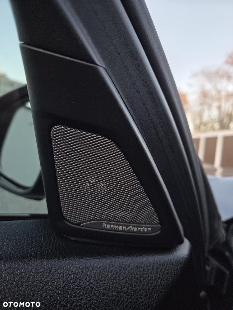 BMW Seria 5 520d - 29
