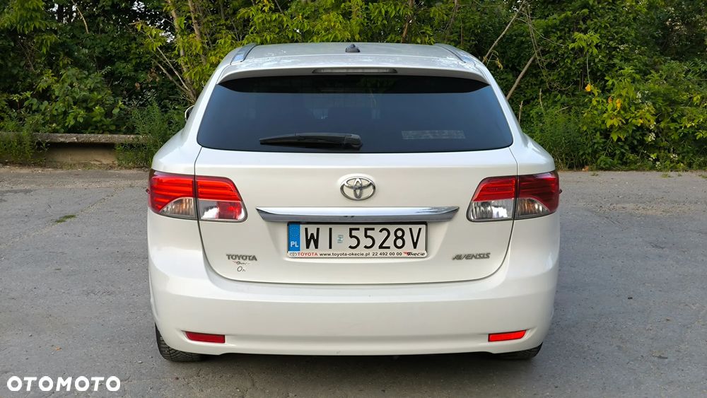 Toyota Avensis 2.0 D-4D Premium - 11