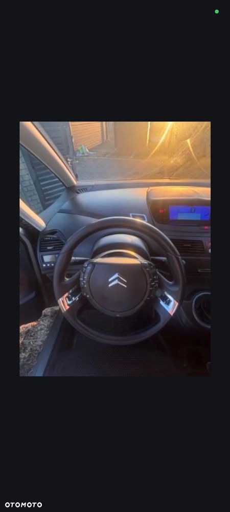 Citroën C4 Picasso 1.8 16V Style - 12