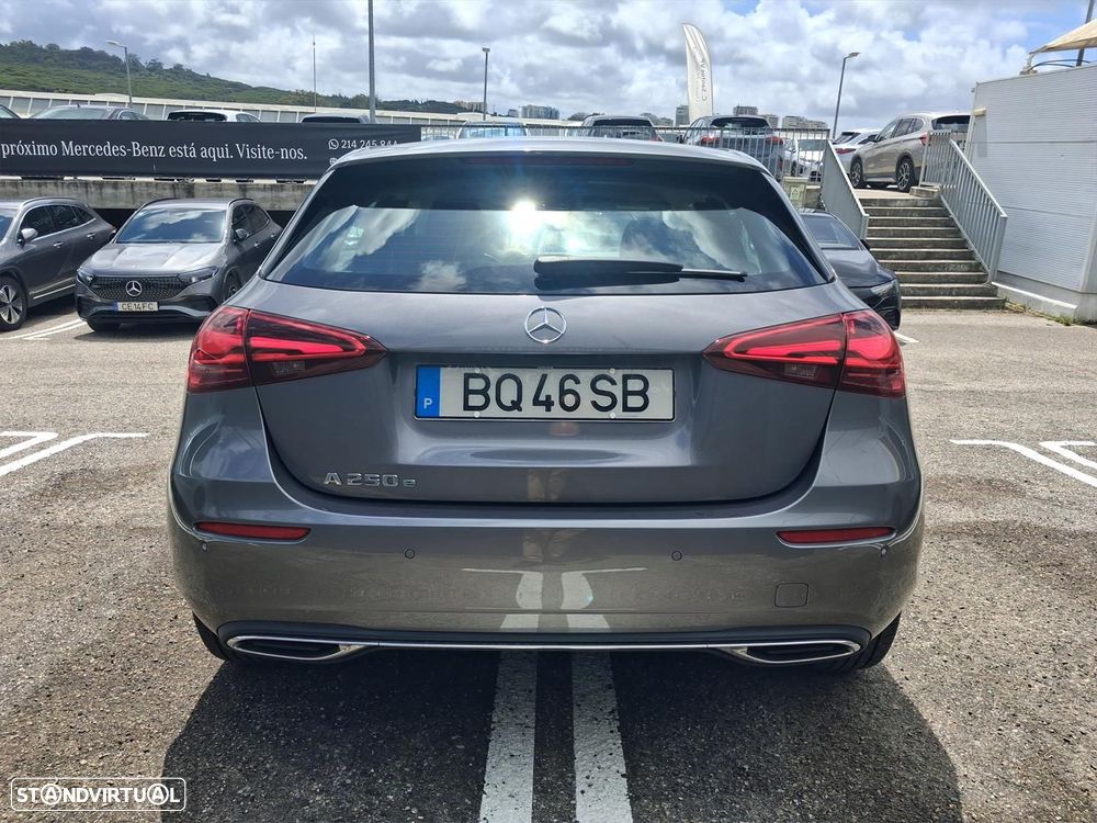 Mercedes-Benz A 250 e AMG Line - 7