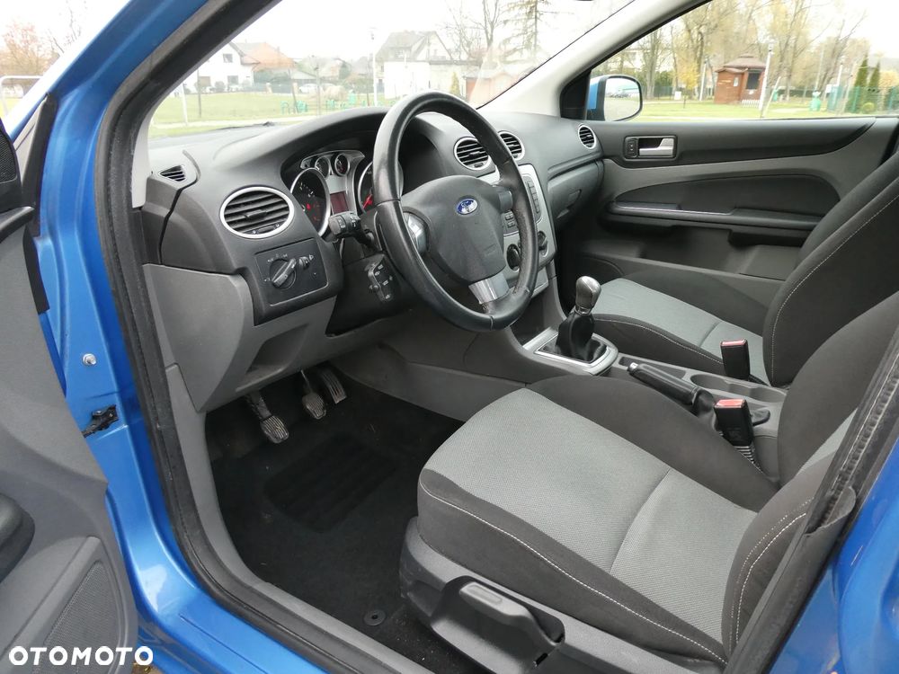 Ford Focus 2.0 16V Style+ - 9