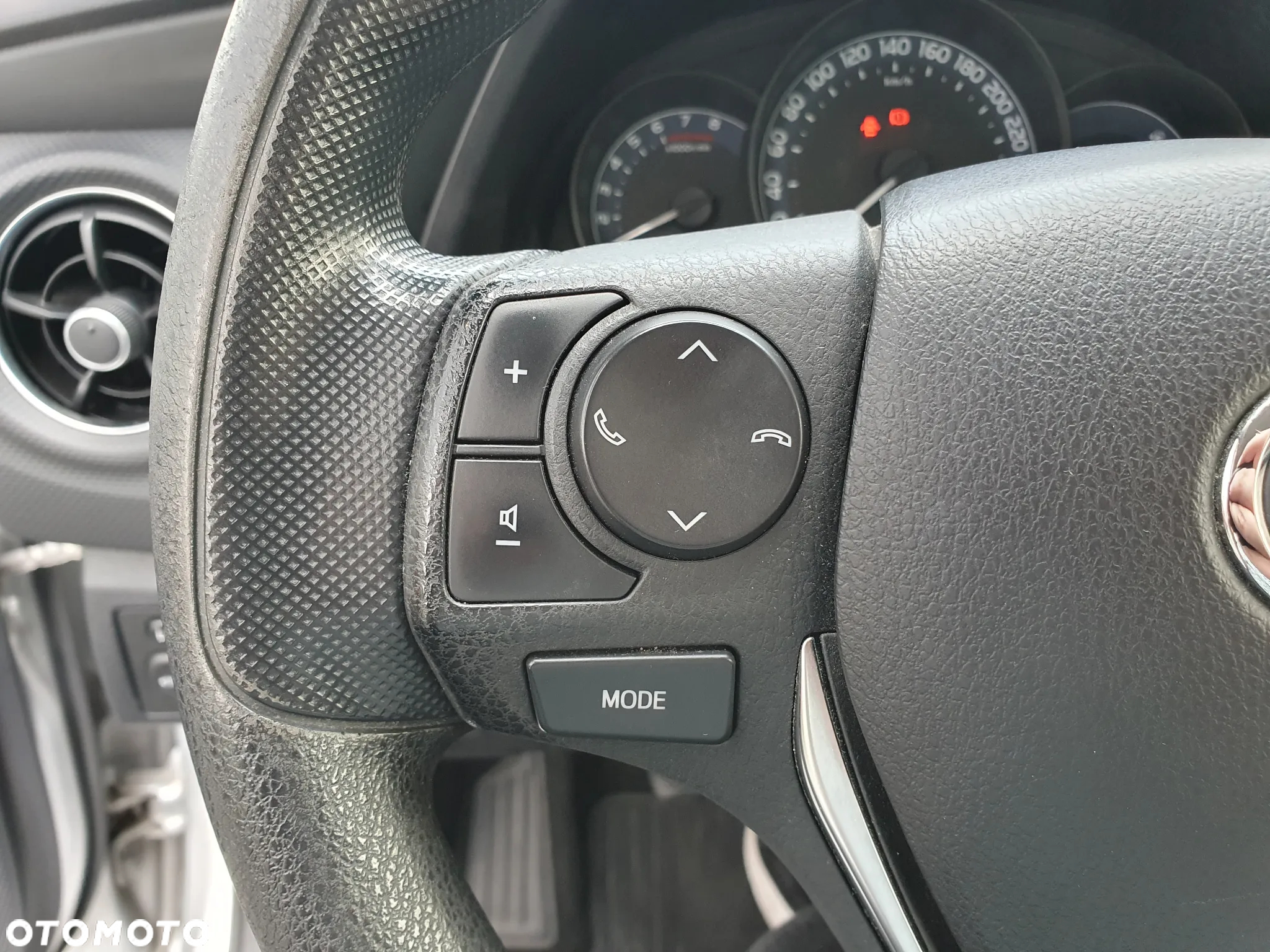 Toyota Auris 1.33 VVT-i Active - 31