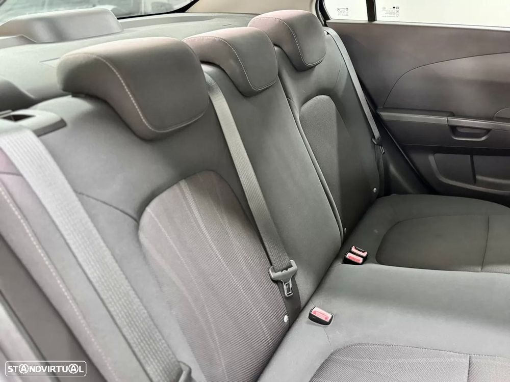 Chevrolet Aveo 1.2 LT - 33