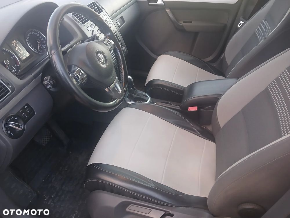 Volkswagen Touran 1.6 TDI DPF BlueMotion Technology DSG Comfortline - 19