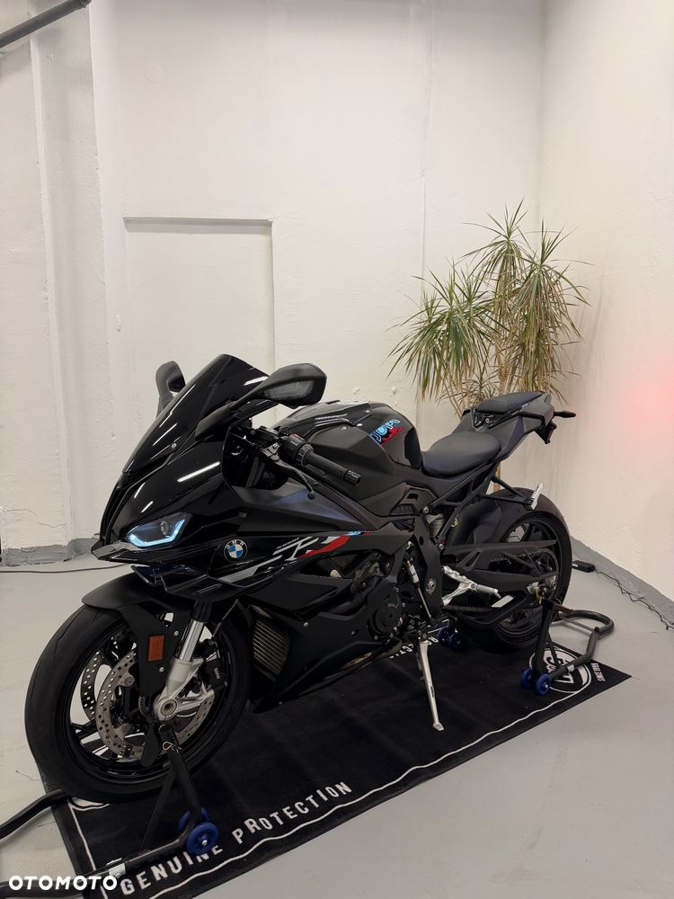 BMW S - 17