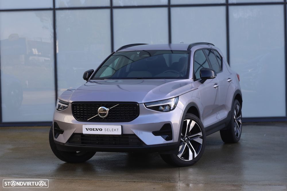 Volvo XC 40 2.0 B3 Plus Dark - 1