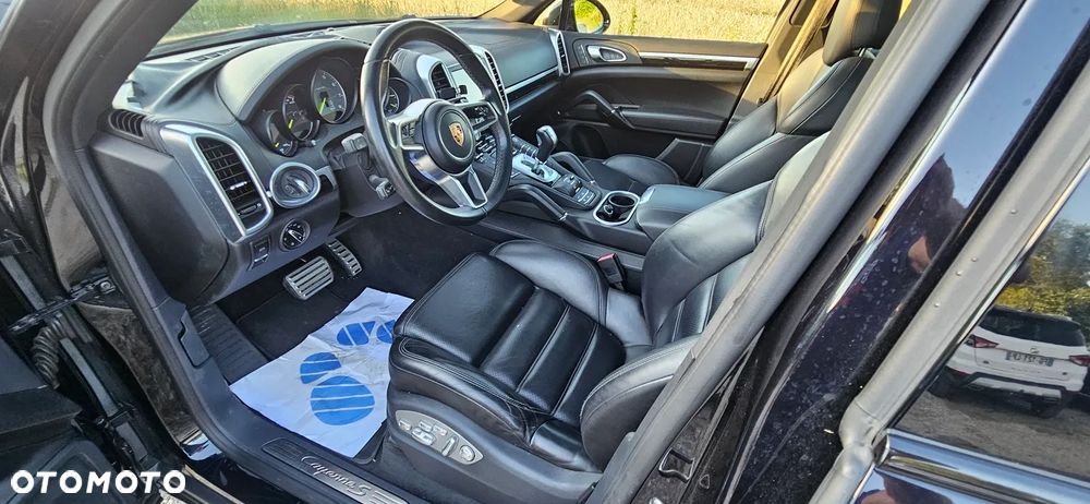 Porsche Cayenne - 40