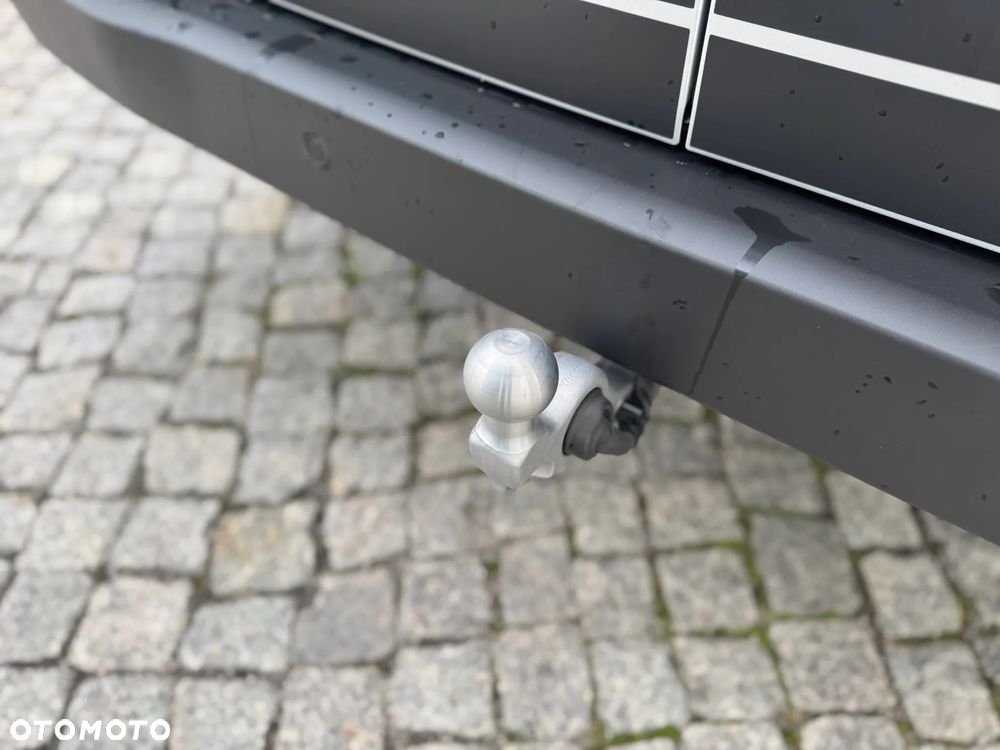 Volkswagen Caravelle - 27