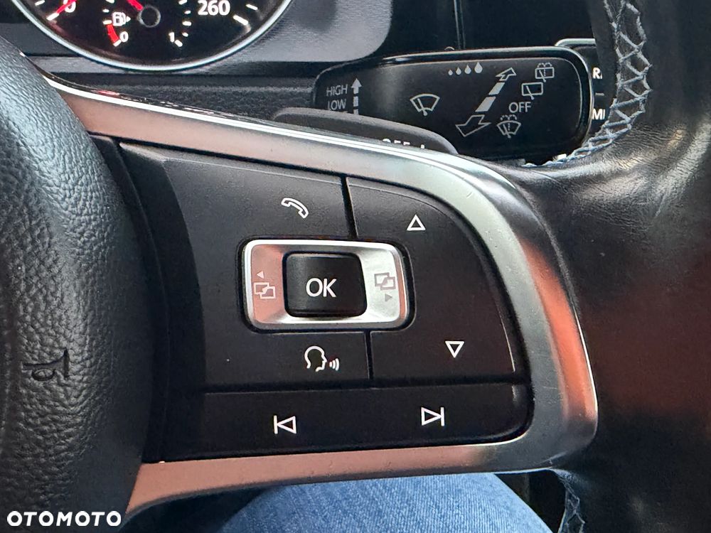 Volkswagen Golf - 17