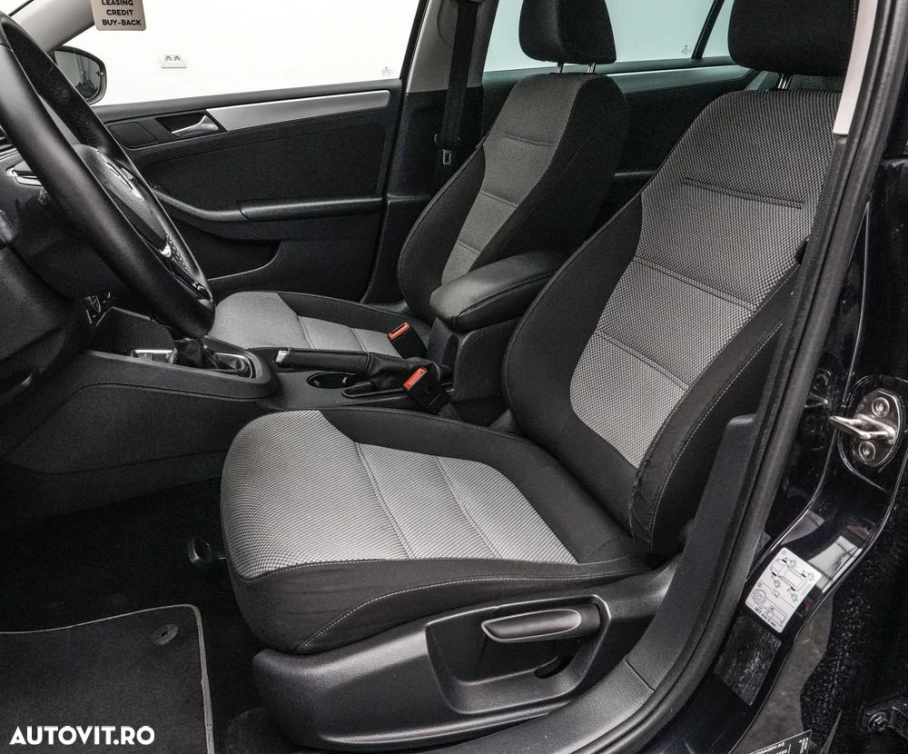 Volkswagen Jetta - 14