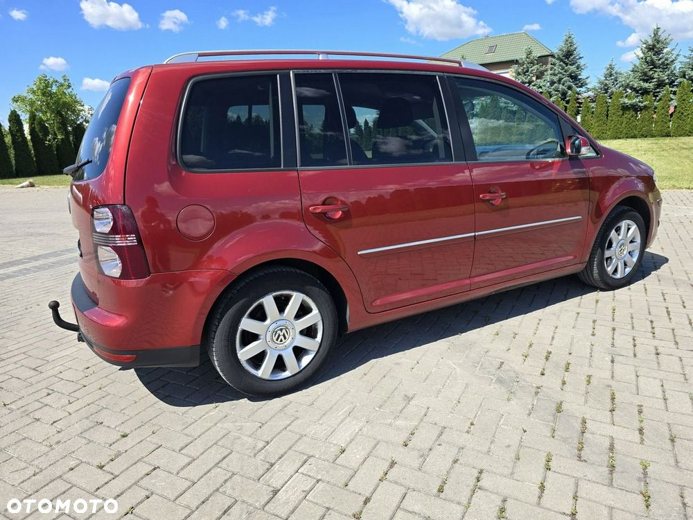 Volkswagen Touran - 9